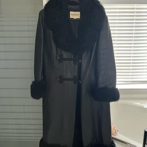 Elegant Vintage Black Leather Coat with Faux Fur Trim
